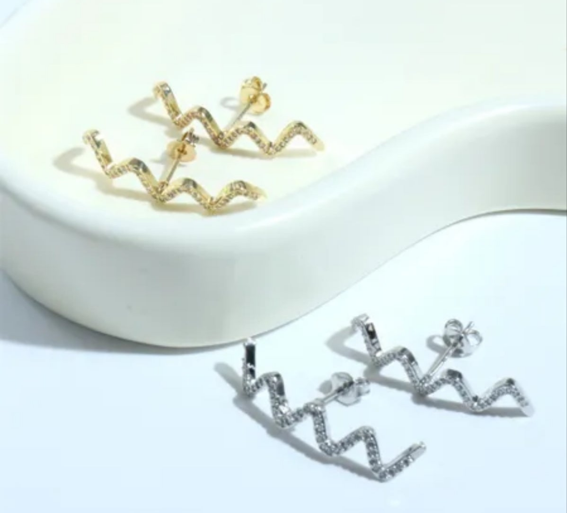 Water wave stud earrings